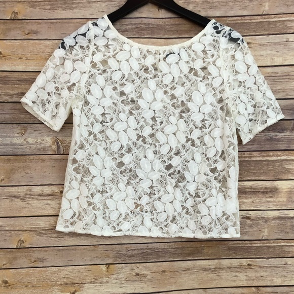 Gap Short Sleeve Ivory Lace Top. - Picture 1 of 4